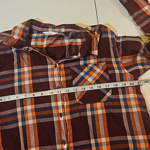 Ladies button down long sleeve flannel shirt ERROR on tag size see description - Picture 9 of 10